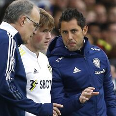 Joe Gelhardt: regatea en una cabina telefónica y ya brilla con el Leeds