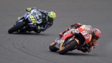 Márquez gana y es líder el día que Lorenzo se fue al suelo