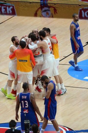 España celebra el pase a la final del europeo.