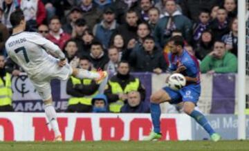 El portugu&eacute;s Cristiano Ronaldo marc&oacute; este gol, el 3-1 del Real Madrid al Levante.