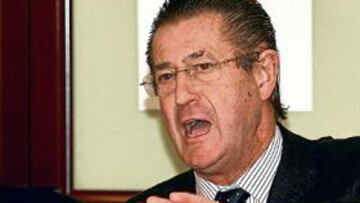 <b>FICHAJE. </b>La lesión de Cuellar ha hecho que Vega-Arango quiera acelerar la llegada de un portero al equipo rojiblanco.