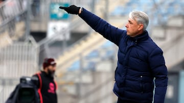 Futbol, Audax Italiano vs Universidad Catolica.
Fecha 20, campeonato Nacional 2024.
El entrenador de Universidad Catolica Tiago Nunes es fotografiado durante el partido de primera division contra Audax Italiano disputado en el estadio El Teniente de Rancagua, Chile.
18/08/2024
Andres Pina/Photosport
Football, Audax Italiano vs Universidad Catolica.
20th turn, 2024 National Championship.
Universidad Catolica's head coach Tiago Nunes is pictured during a first division match against Audax Italiano at the El Teniente stadium in Rancagua, Chile.
18/08/2024
Andres Pina/Photosport