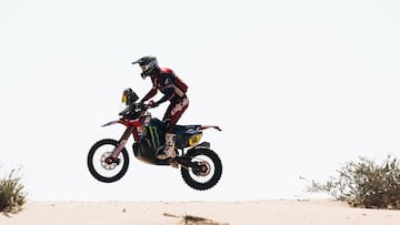Tosha Schareina durante la prólogo del Abu Dhabi Desert Challenge.