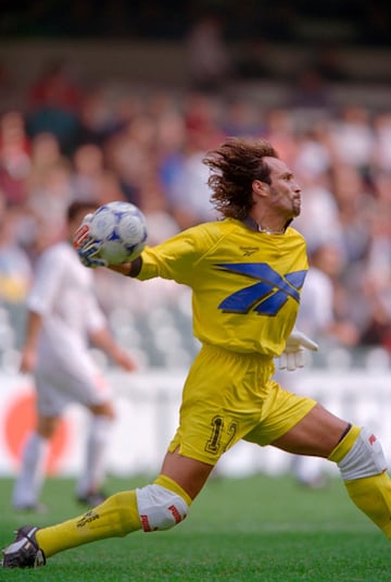 Coronó sus buenos años en Colo Colo con una gran Copa América en 1999 y los merengues posaron sus ojos en él. Al final, la edad (30) le jugó en contra. "Sí conversaron conmigo", reconoció.