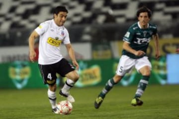 Álvaro es hijo de Raúl, quien fuera capitán y referente de Colo Colo. Hizo toda su carrera allí. Álvaro estuvo en el exitoso plantel de los albos en 2006.
