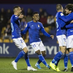 El Oviedo coge más aire en Alcorcón gracias al doblete de Bárcenas