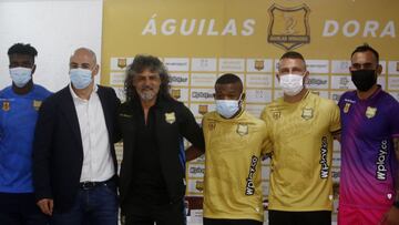 Todo listo en Águilas Doradas, equipo que presentó a Leonel Álvarez como nuevo entrenador. Además, también estuvieron presentes los refuerzos