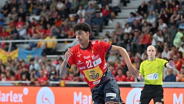 El jugador del Granollers Marcos Fis, durante un partido con la selección española de balonmano