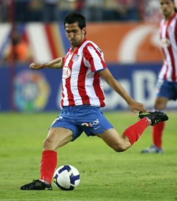Jugó en el Atlético de Madrid dos temporadas  en la 02/03 y en la 07/08