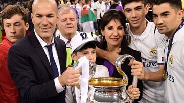 Zinedine Zidane, junto a su mujer Veronique y sus hijos Elyaz, Theo y Enzo.