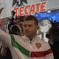 Eddy Reynoso, coach del Canelo, lo apoya tras demandar a Óscar de la Hoya