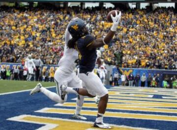 Kevin White sólo ha estado dos años en West Virginia, a donde llegó procedente de Lackawanna College. White eligió a los Montañeros por delante de otras universidades como Texas Tech, Hawaii o Bowling Green. Su decisión estuvo basada, principalmente, en el poderoso juego de ataque de West Virginia.