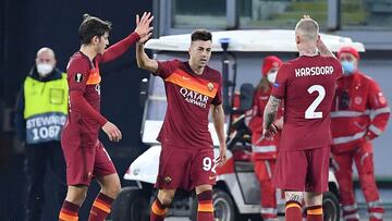 Rome (Italy), 11/03/2021.- AS Roma's Stephan El Shaarawy (C) celebrates with his teammates after scoring the 2-0 goal during the UEFA Europa League round of 16 first leg soccer match between AS Roma and Shakhtar Donetsk at Olimpico stadium in Rome, I