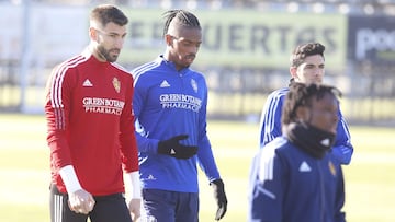 Jair, junto a Rat&oacute;n, en el entrenamiento de esta ma&ntilde;ana.