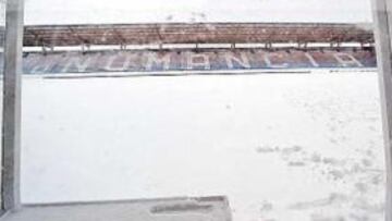 <b>IMPRACTICABLE. </b>Este es el aspecto que presentaba ayer el estadio de Los Pajaritos.