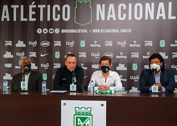 Alejandro Restrepo fue oficializado como el nuevo director técnico. Francisco Najera será el asistente y Walter Rivera su preparador físico. Francisco Maturana estará en el cargo de director de Desarrollo y Fútbol Formativo y René Higuita René Higuita vuelve a aparecer al frente como "líder institucional de la ciudad deportiva".