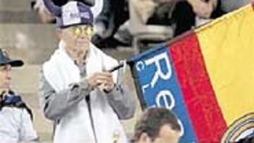 <b>VIKINGO. </b>La pasión madridista no conoce de edades, como demuestra este aficionado.