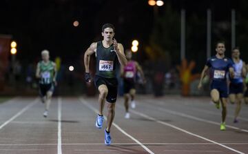 Atleta español especializado en las pruebas de 100, 200 y 400 metros lisos