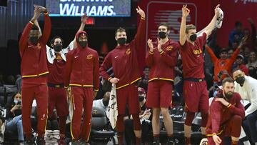 22 triples convertidos, 39 asistencias repartidas... Exhibici&oacute;n de los Cavs, que anotan 144 puntos y ganan de 45 a los Raptors. Ricky, 16 puntos.