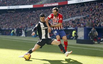 En el tramo final, intercambio de golpes con un par de llegadas del Levante y del Atlético que no consiguieron mover el resultado.
