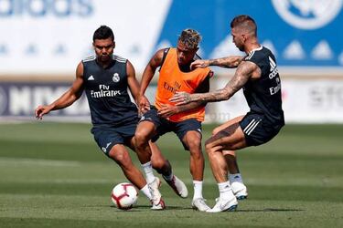 Real Madrid round-up: Courtois, profits, Mariano, Pedro...