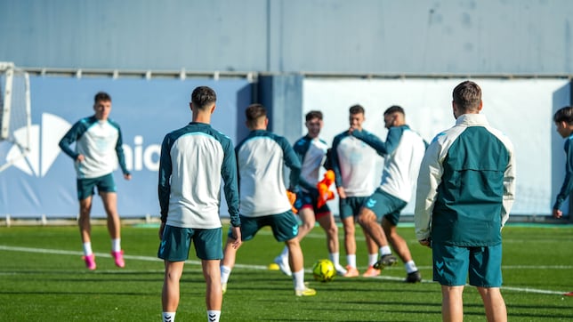 El mercado del Málaga, la obra de teatro y Dean Huijsen