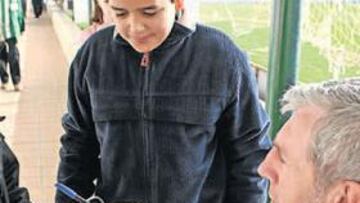 <b>MOTOR DEL 'BUEN ROLLITO'. </b>Luis Fernández ha sabido conectar con la afición y con la plantilla en el poco tiempo que lleva en Sevilla.