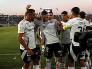 Futbol, Colo Colo vs Union La Calera
Fecha 28, Liga de primera 2025.
El jugador de Colo Colo Lucas Cepeda , celebra tras marcar un gol contra Union La Calera durante un partido de la liga de primera disputado en el estadio Monumental de Santiago, Chile.
23/11/2025
Diego Martin/Photosport
Football, Colo Colo vs Union La Calera
28th turn, 2025 First division league.
Colo Colo’s player Lucas Cepeda , celebrates after scoring against Union La Calera during a first division league match at the Monumental stadium in Santiago, Chile.
23/11/2025
Diego Martin/Photosport