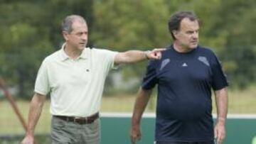 <b>INNOVACIONES. </b>Amorrortu y Bielsa revisan las instalaciones.