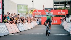 Laurens Sweeck celebra su primer triunfo en la Copa del Mundo de ciclocross.
