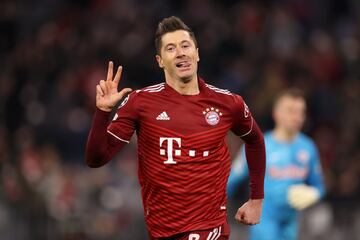 Robert Lewandowski (Bayern Munich): 2.000.000 euros por mes