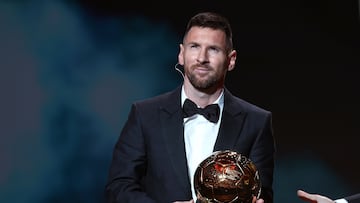 Paris (France), 30/10/2023.- Argentine international Lionel Messi wins the Ballon d'Or 2023 during the Ballon d'Or 2023 ceremony at the Theatre du Chatelet in Paris, France, 30 October 2023. (Francia) EFE/EPA/MOHAMMED BADRA
