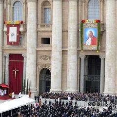 ¿Cuál es la diferencia entre beatificación y canonización en la Iglesia católica?