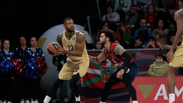 VITORIA-GASTEIZ, SPAIN - JANUARY 19: Cory Higgins, #22 of FC Barcelona in action during the 2022-23 Turkish Airlines EuroLeague Regular Season Round 20 game between Cazoo Baskonia Vitoria Gasteiz and FC Barcelona at Fernando Buesa Arena on January 19, 2023 in Vitoria-Gasteiz, Spain. (Photo by Aitor Arrizabalaga/Euroleague Basketball via Getty Images)