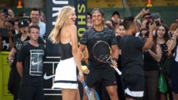 Maria Sharapova y Rafael Nadal, durante un acto publicitario.