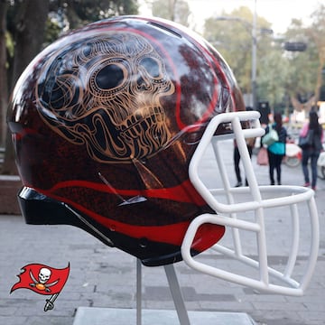 Los 32 cascos de los equipos de la NFL en versión artística