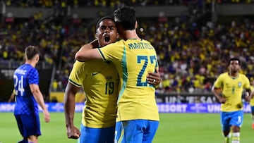 ORLANDO, FLORIDA - MARCH 31: Gabriel Martinelli of Brazil celebrates with teammate Endrick after scoring his team's third goal during the international friendly match between Brazil and Croatia at Camping World Stadium on March 31, 2026 in Orlando, Florida. Julio Aguilar/Getty Images/AFP (Photo by Julio Aguilar / GETTY IMAGES NORTH AMERICA / Getty Images via AFP)