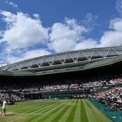 Who is the oldest player to ever win Wimbledon?