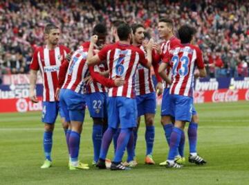 Los jugadores celebran el 3-0 de Griezmann. 