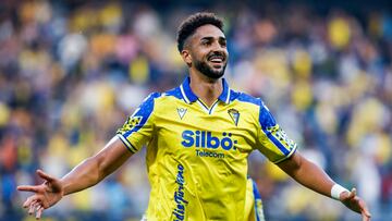 Chris Ramos celebra su gol al Sporting.