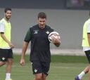 Velázquez: "No concibo entrenar a un Betis sin Rubén Castro"