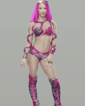 Actualmente trabaja para la empresa All Elite Wrestling (AEW), donde se presenta bajo el nombre de Mercedes Mon. En la WWE estuvo entre 2012 y 2022 donde era conocida como Sasha Banks. En su palmars destacan logros como Campeona Femenina de Raw, uno como Campeona Femenina de SmackDown, uno como Campeona Femenina de NXT, y tres como Campeona Femenina en Parejas de WWE.