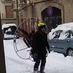 Nadie puede superar esto: el invento viral de un hombre para combatir a 'Filomena'