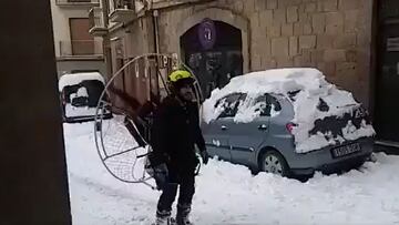 Nadie puede superar esto: el invento viral de un hombre para combatir a 'Filomena'