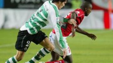 <b>DECISIVO. </b>Henok Goitom, que entró en la segunda mitad, anotó el primer gol y puso el centro del penalti del segundo.