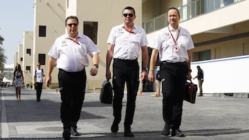  Zak Brown , Eric Boullier yJonathan Neale.