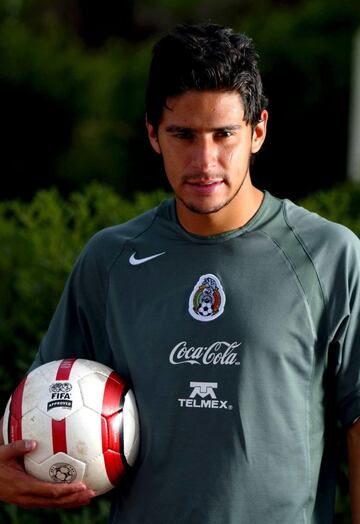 El canterano de Pumas llegó a los Juegos Olímpicos como atacante de Monarcas Morelia, equipo donde más brilló como futbolista, además del cuadro purépecha, Márquez Lugo estuvo en América y Chivas entre otros