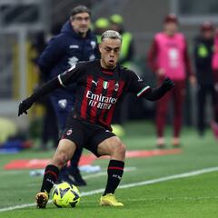 Reporte: Milan buscará negociar con Barcelona una rebaja por el fichaje de Sergiño Dest