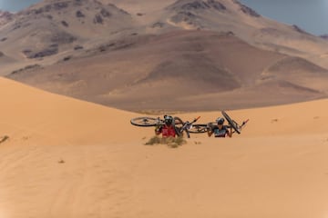 El paso de Épica por una de las dunas más grandes del mundo