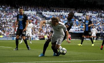 Posible penalti sobre Modric.

























